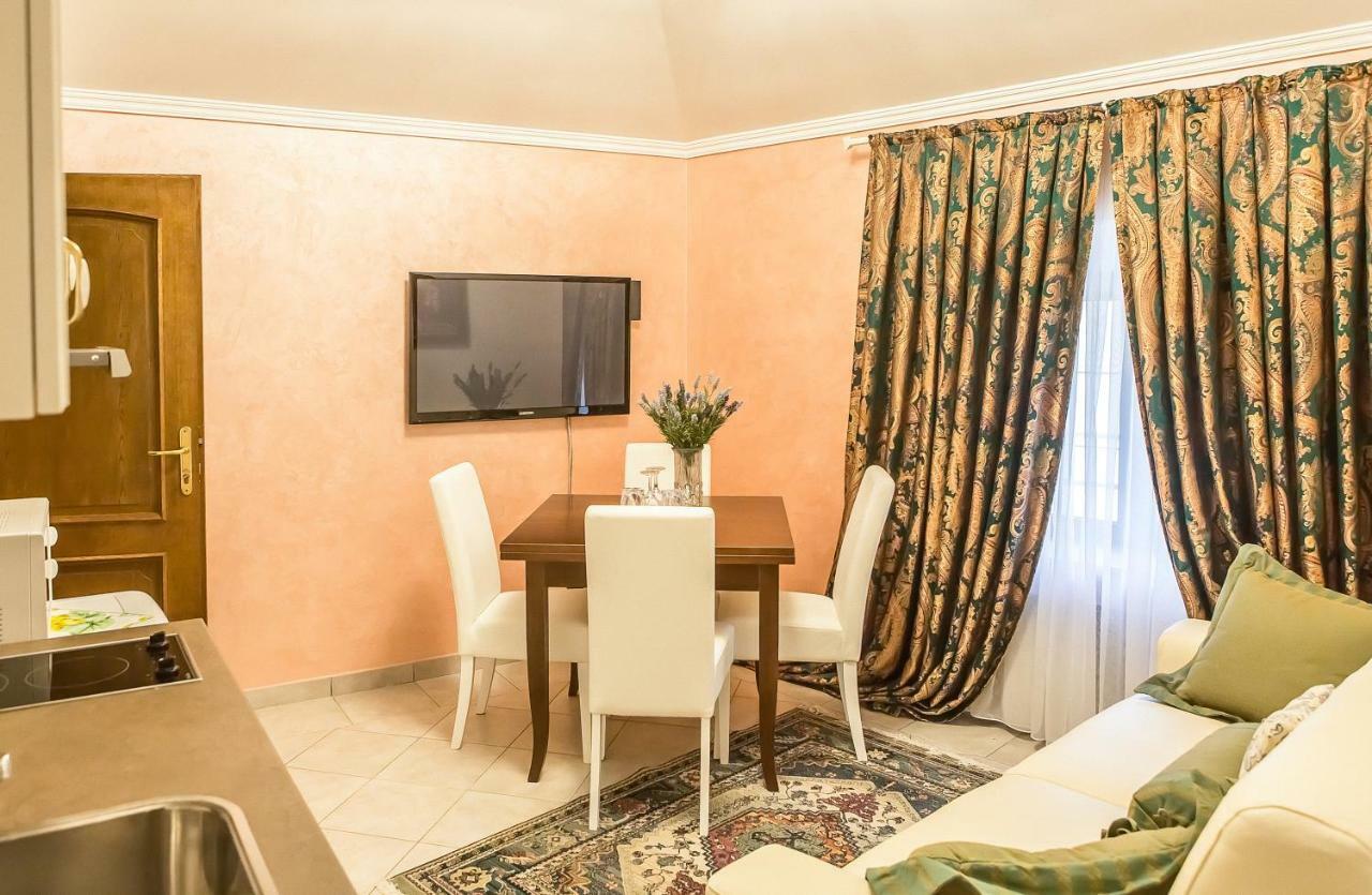 Villa Hasi Poreč Buitenkant foto